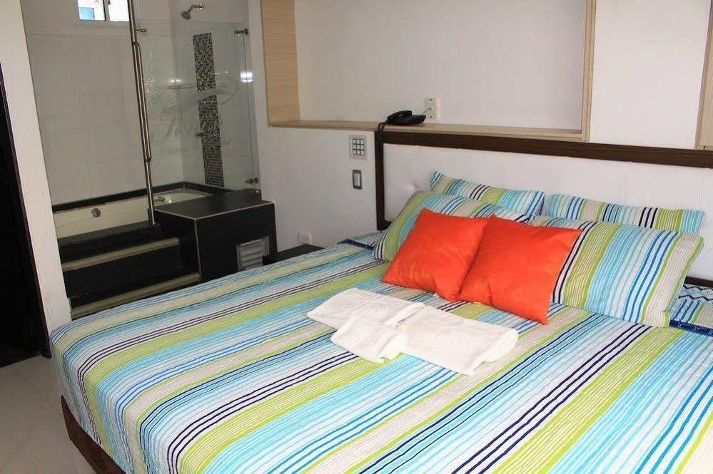 Hotel Royal Fenix Йопал Екстериор снимка